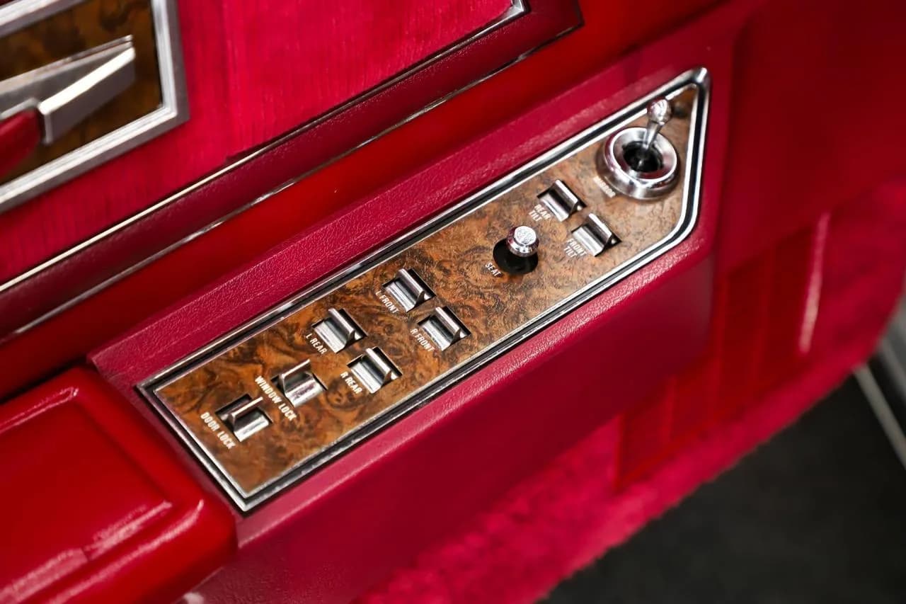 1973 Lincoln Continental MK IV Silver Luxury - Thumbnail 7