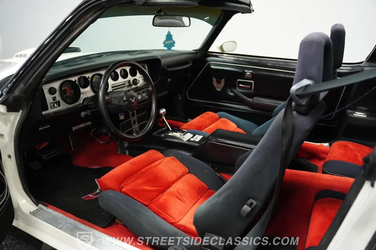 1981 Pontiac Firebird Trans Am SE - Thumbnail 4