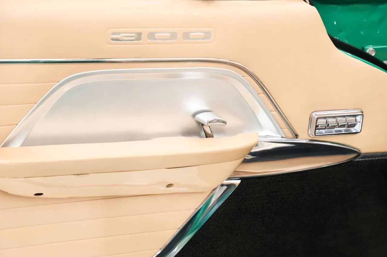 1957 Chrysler 300 C - Thumbnail 7