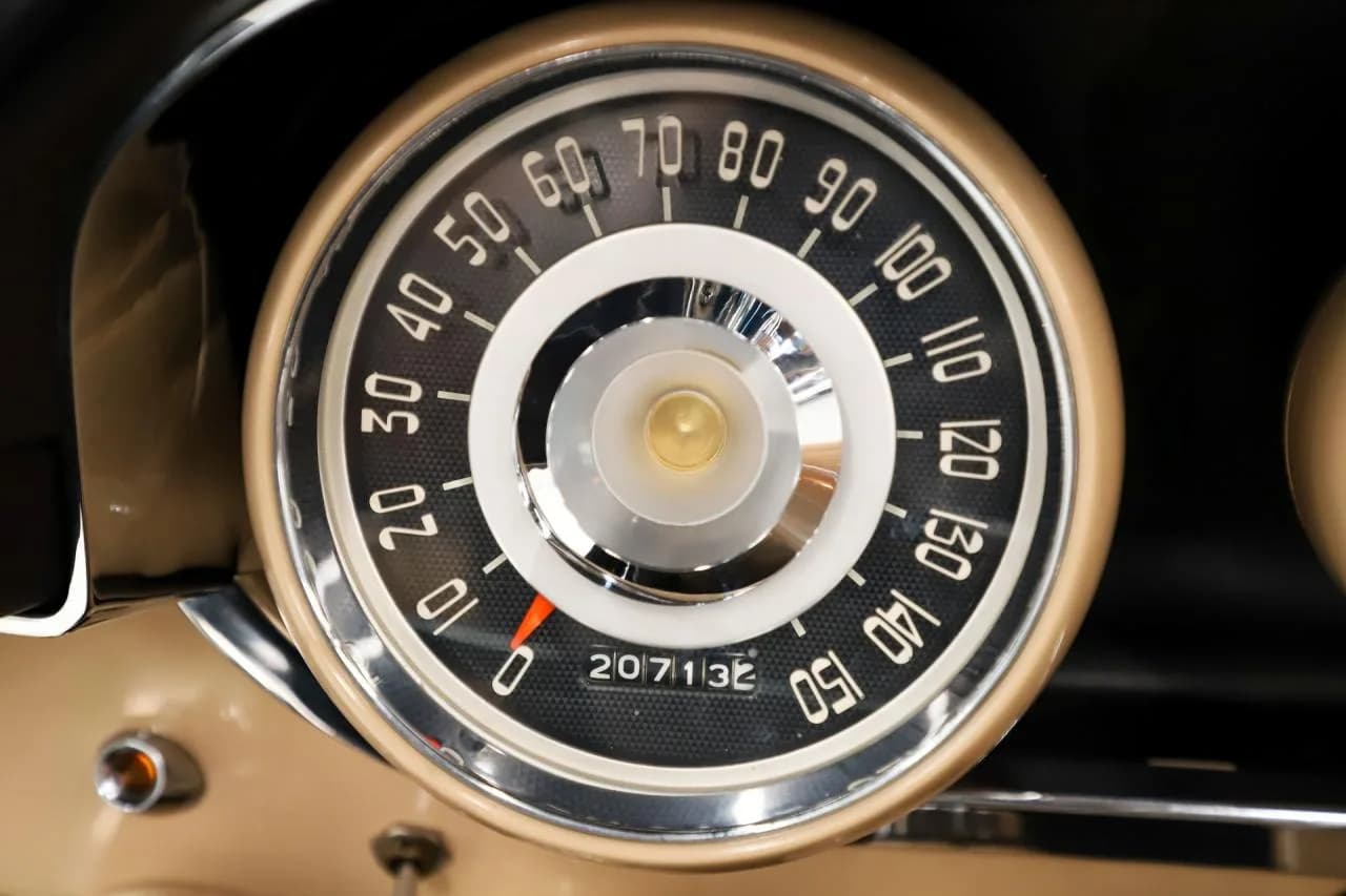 1957 Chrysler 300 C - Thumbnail 2