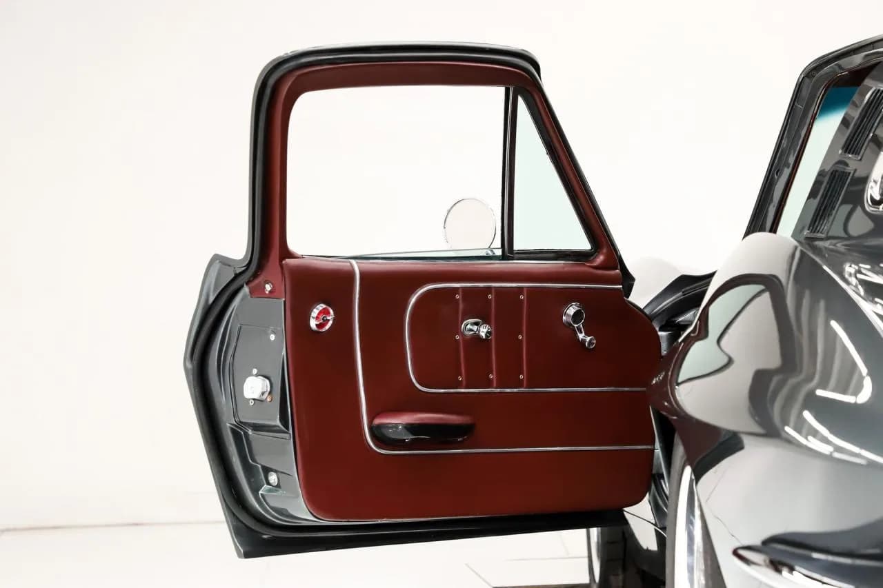 1964 Chevrolet Corvette - Thumbnail 8