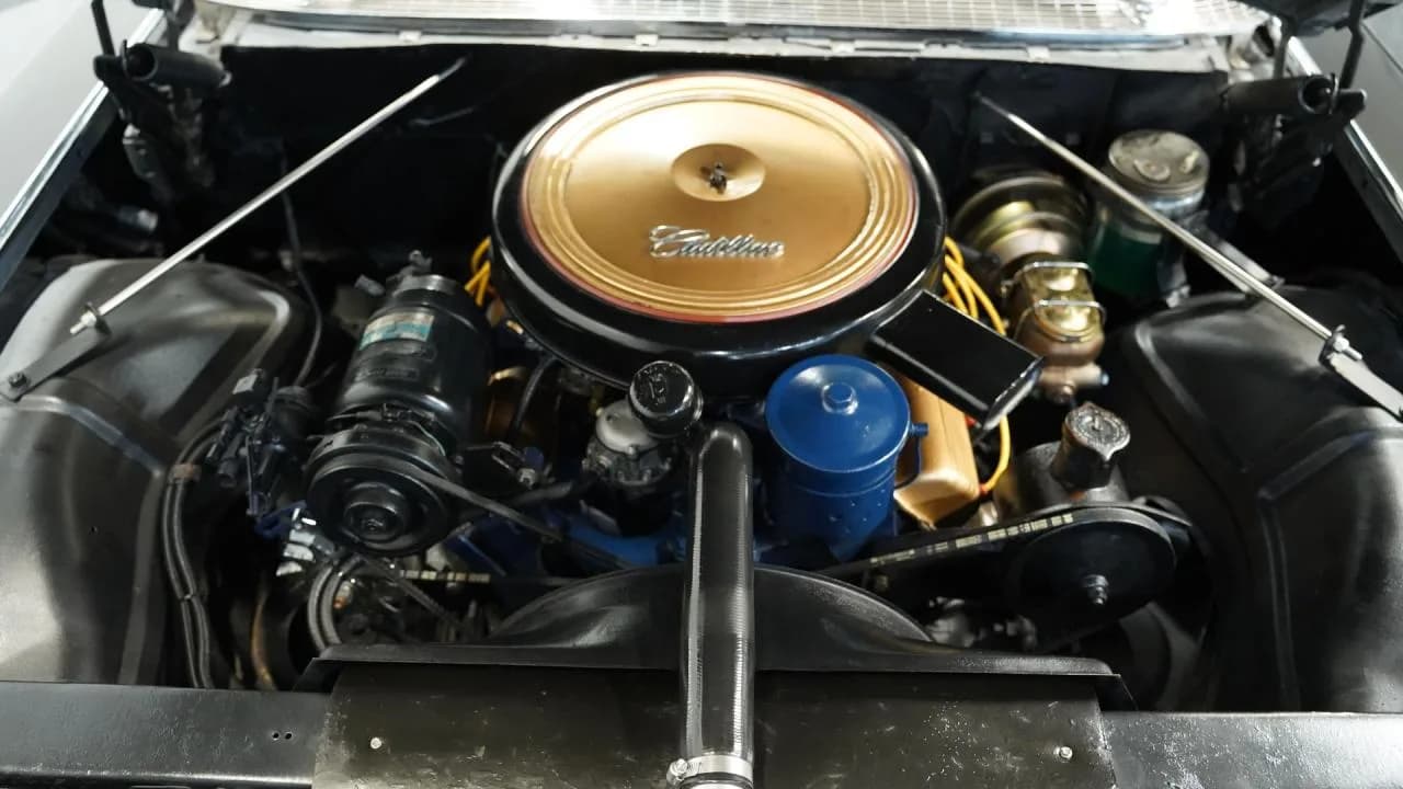 1959 Cadillac Convertible Hard Rock Atlanta - Thumbnail 3