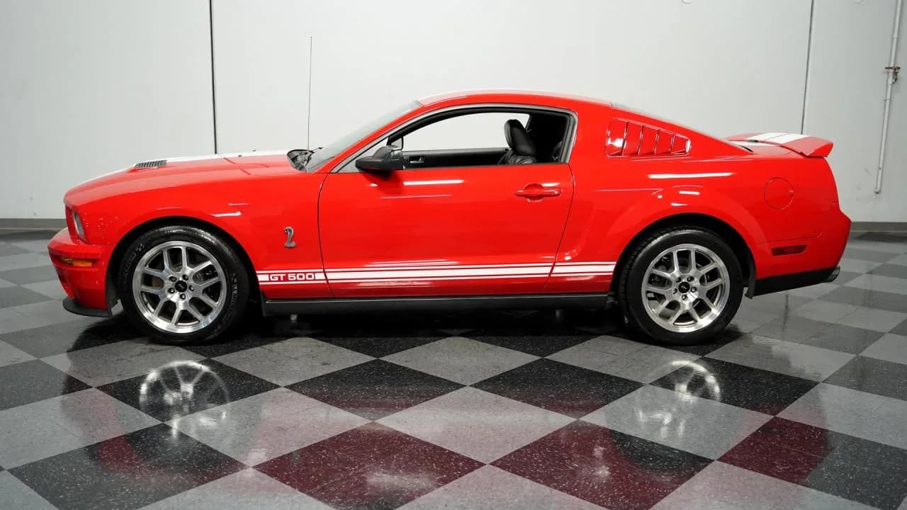 2009 Ford Mustang GT500 - Thumbnail 2