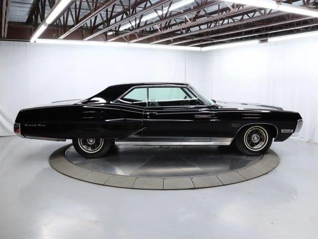 1967 Pontiac Grand Prix - Thumbnail 7