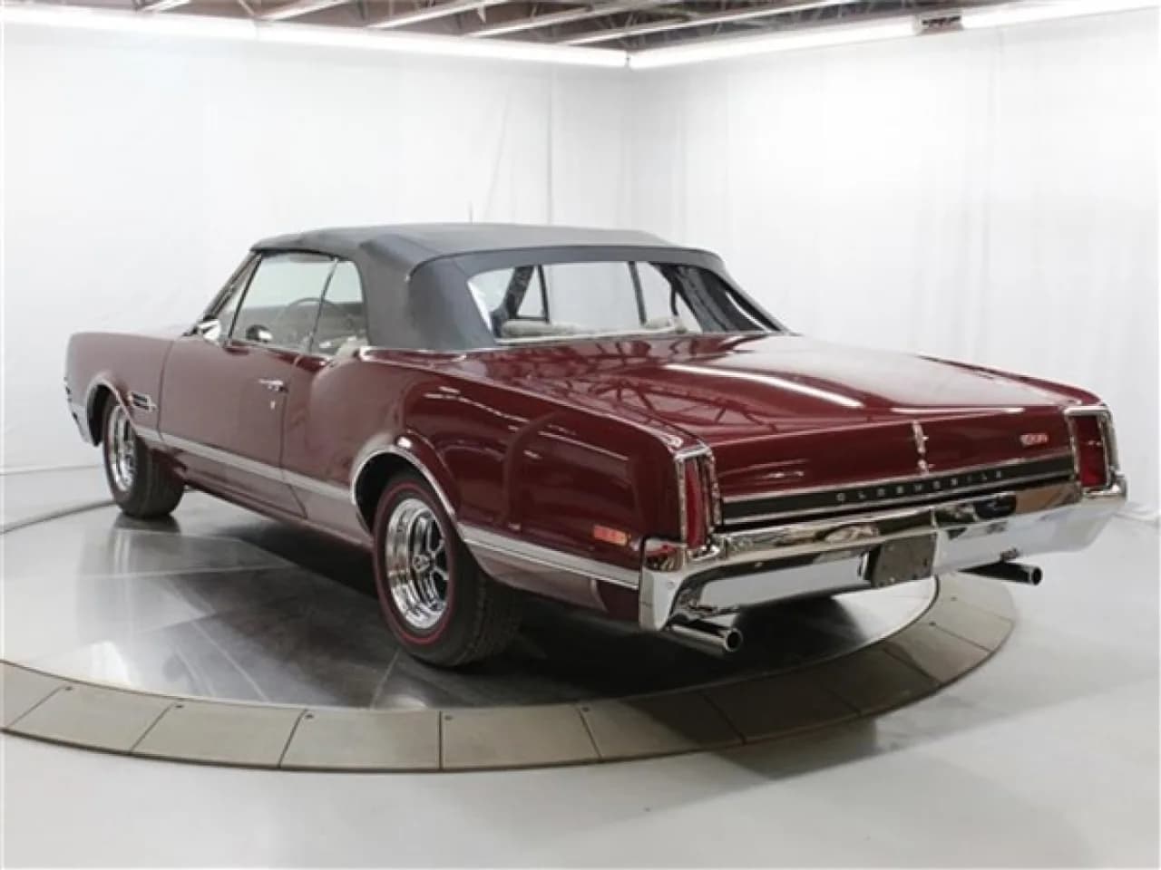 1966 Oldsmobile 442 - Thumbnail 5