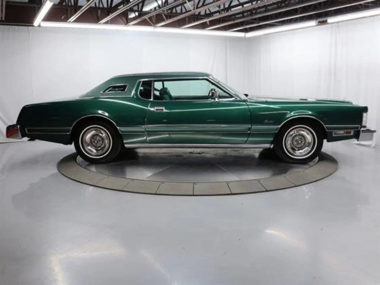 1976 Ford Thunderbird - Thumbnail 8