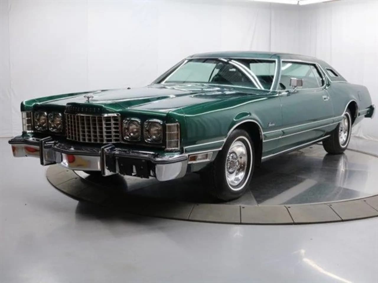 1976 Ford Thunderbird - Thumbnail 2