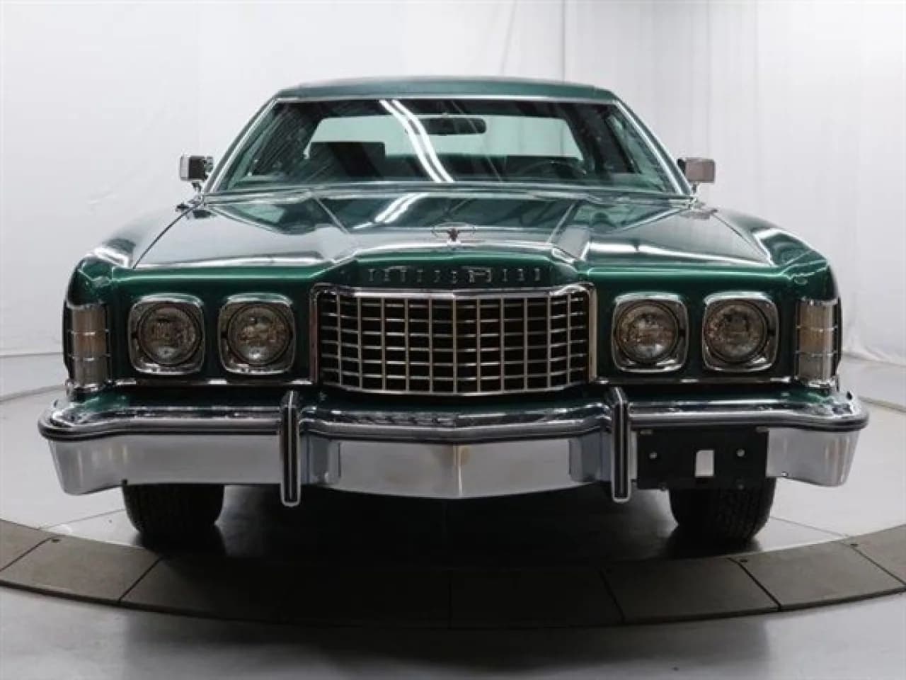 1976 Ford Thunderbird - Thumbnail 3