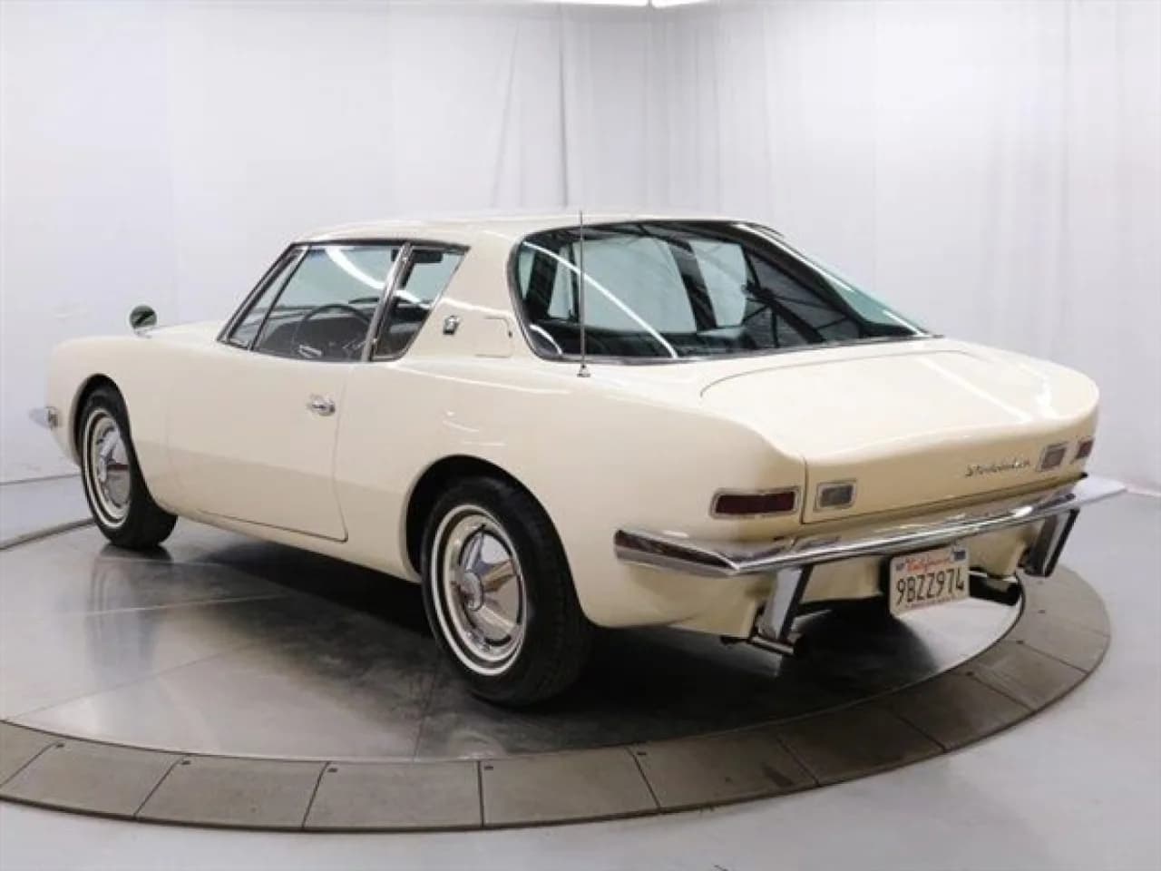 1963 Studebaker Avanti - Thumbnail 5