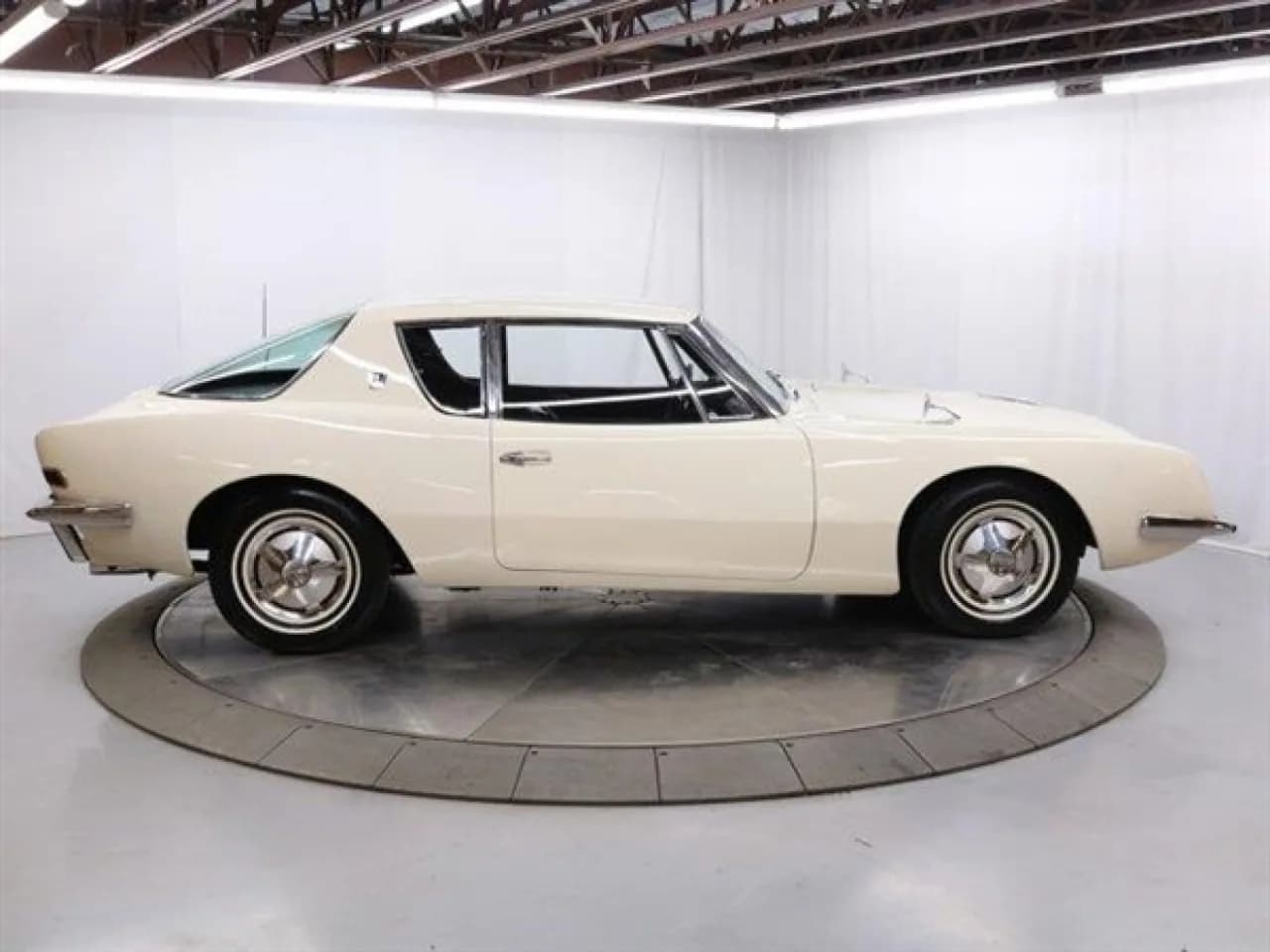 1963 Studebaker Avanti - Thumbnail 8