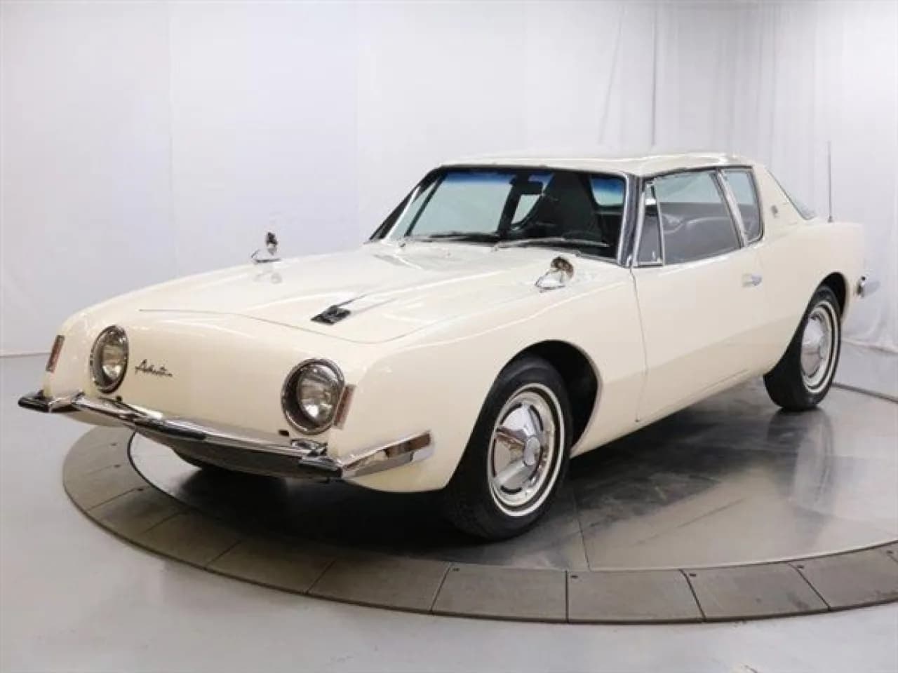 1963 Studebaker Avanti - Thumbnail 2