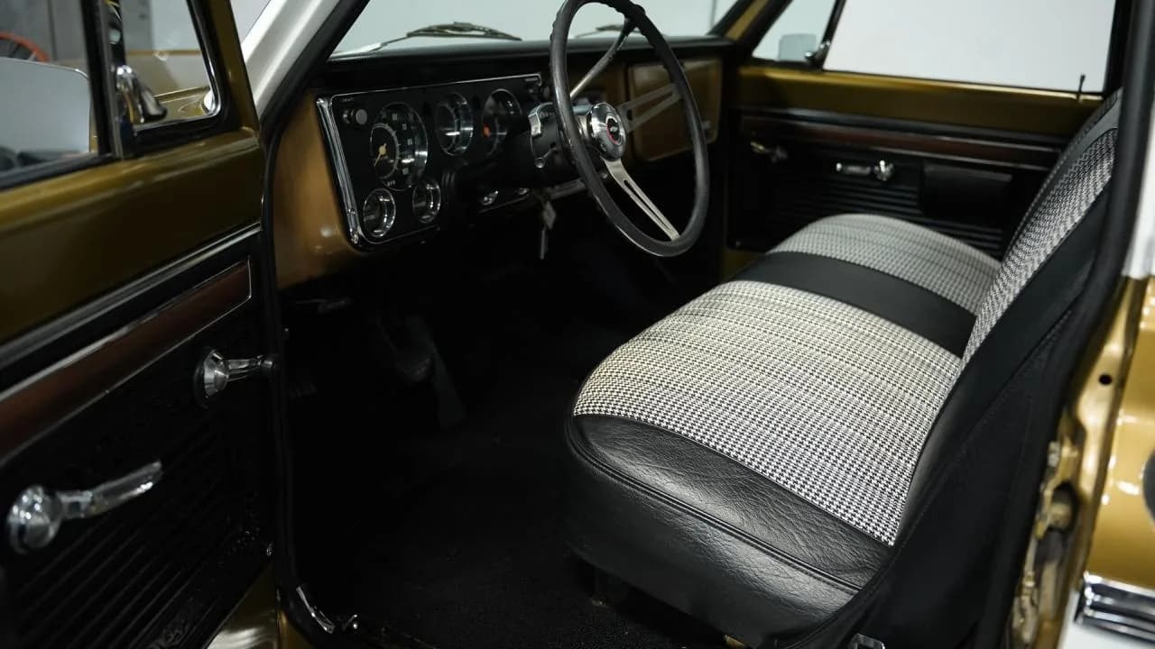 1970 Chevrolet C10 - Thumbnail 4