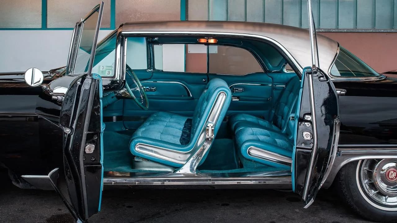 1957 Cadillac Series 70 Eldorado Brougham - Thumbnail 2