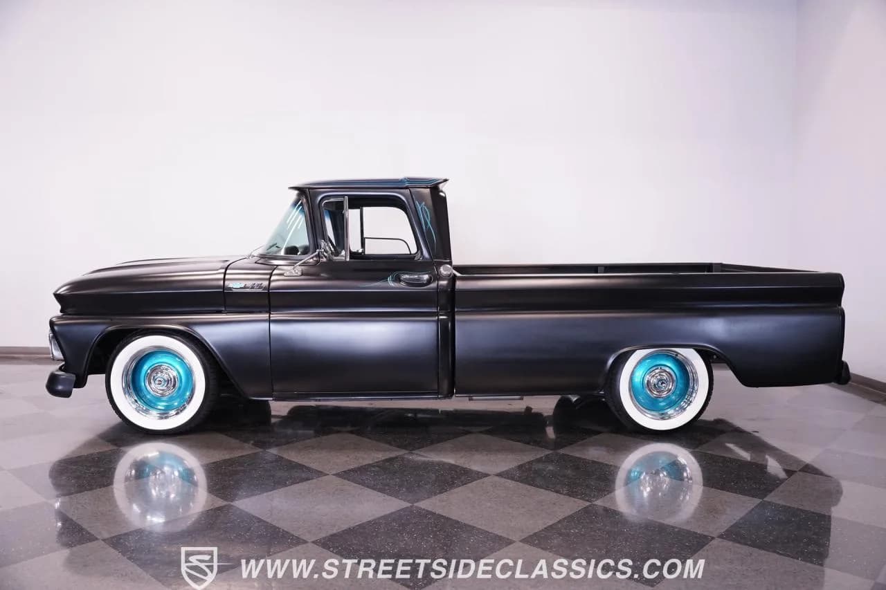 1962 Chevrolet C10 - Thumbnail 2