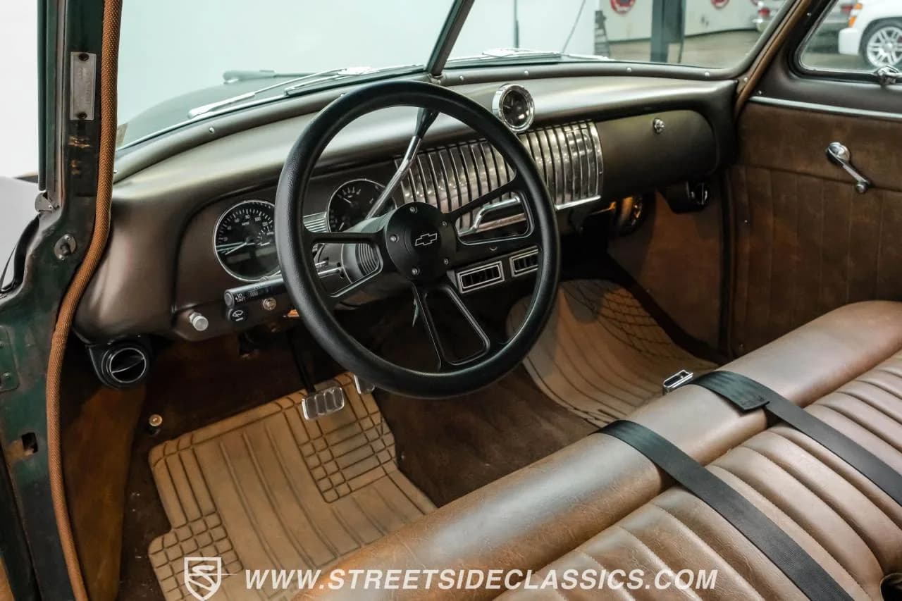 1952 Chevrolet Fleetline Patina Restomod - Thumbnail 4