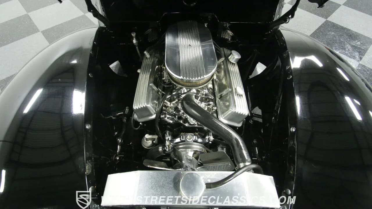 1940 Ford Deluxe Convertible - Thumbnail 3