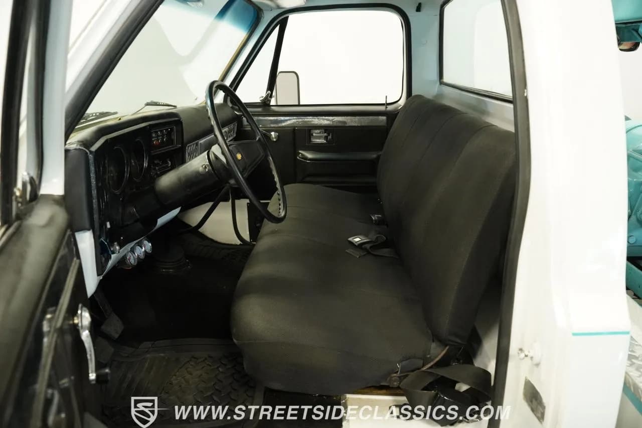1973 Chevrolet C30 Wrecker - Thumbnail 3