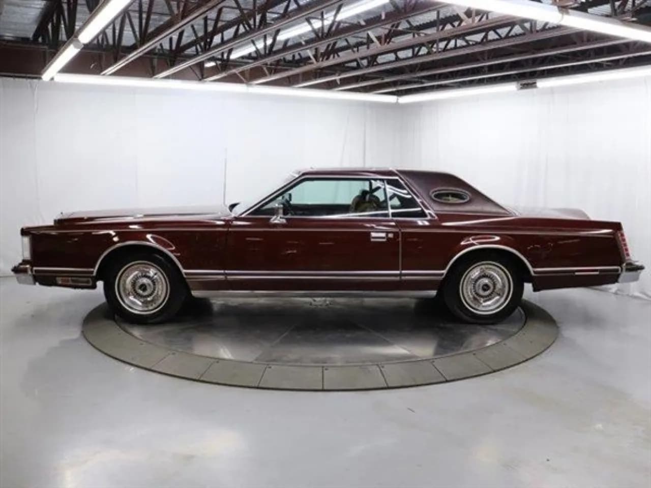 1977 Lincoln Continental Mark V - Thumbnail 4