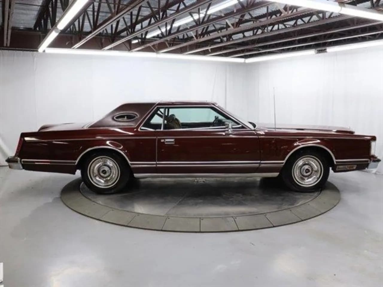 1977 Lincoln Continental Mark V - Thumbnail 8