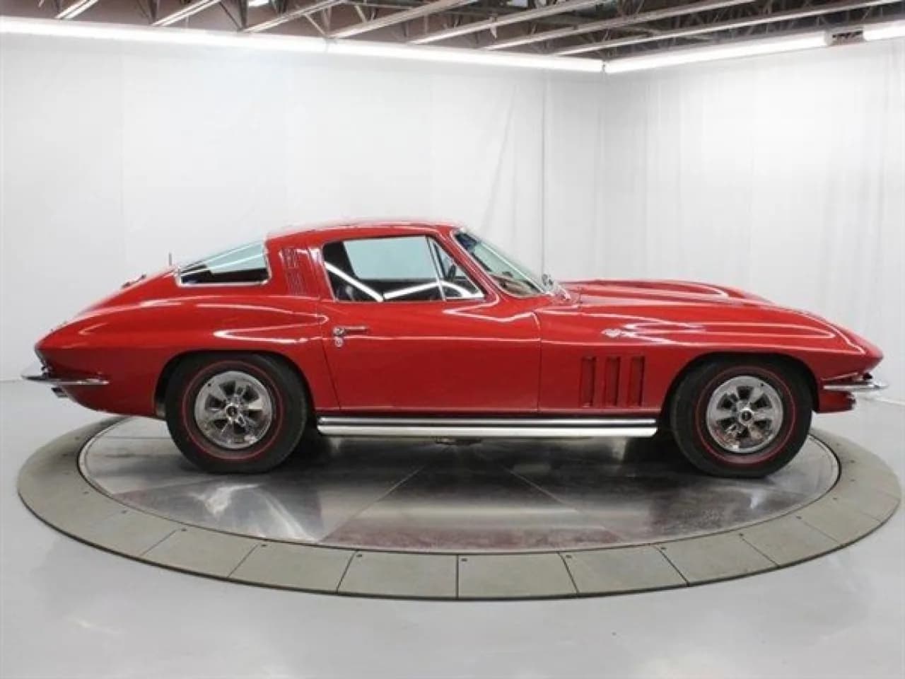 1965 Chevrolet Corvette Stingray - Thumbnail 8