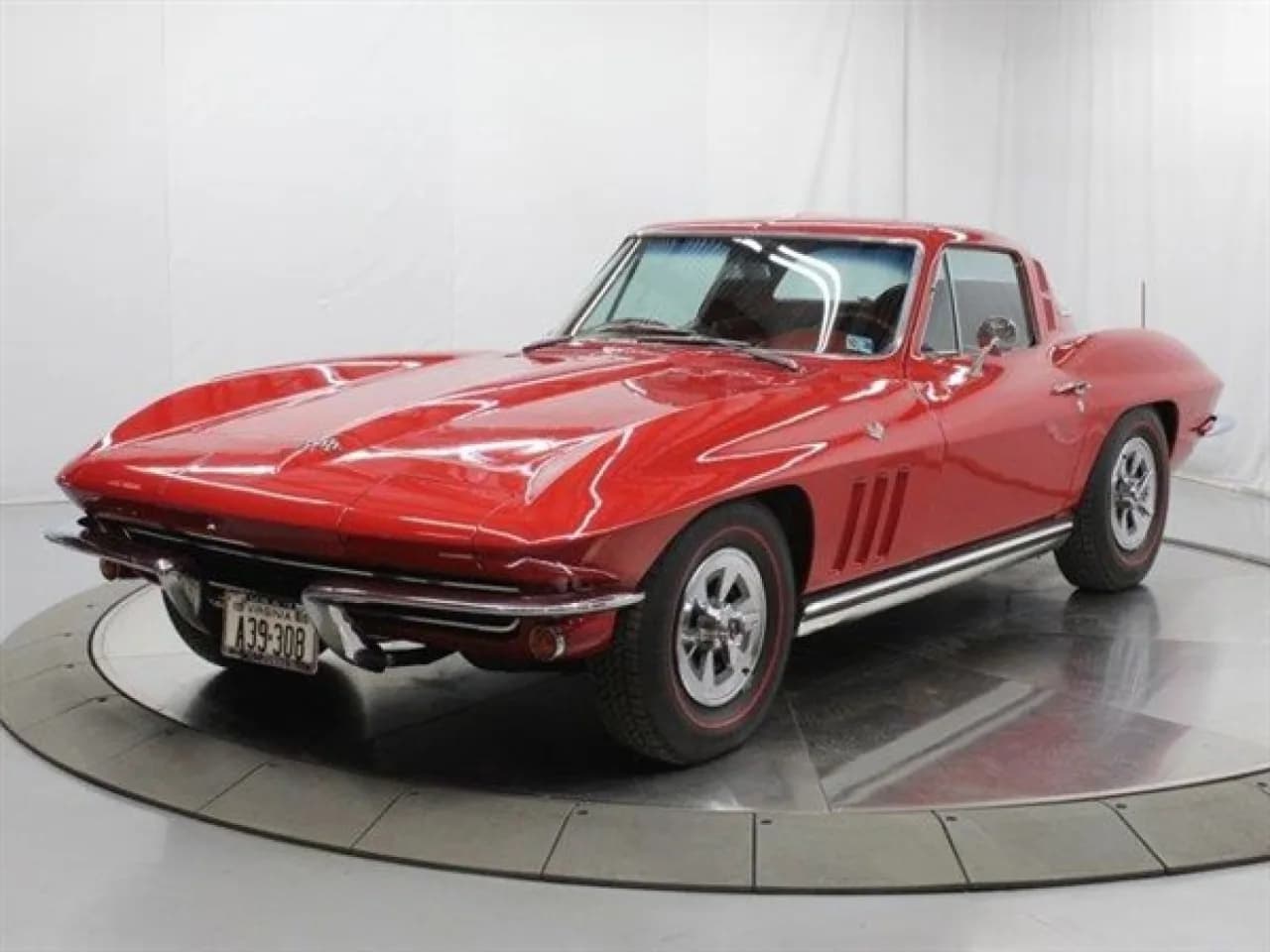 1965 Chevrolet Corvette Stingray - Thumbnail 2