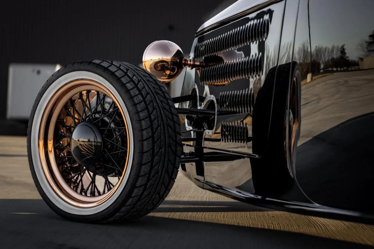 1933 Ford Hot Rod - Thumbnail 5