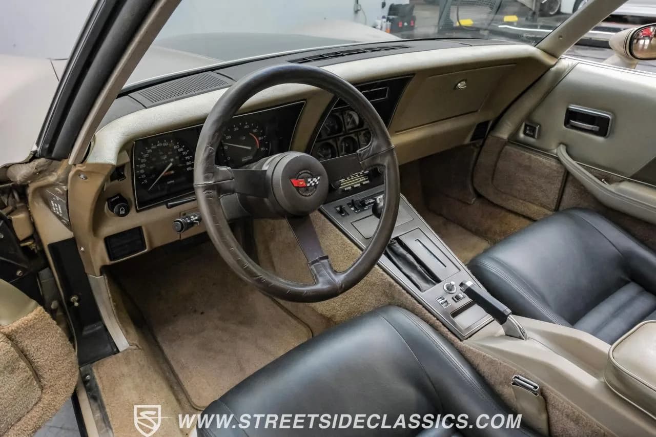 1982 Chevrolet Corvette Collectors Edition - Thumbnail 4