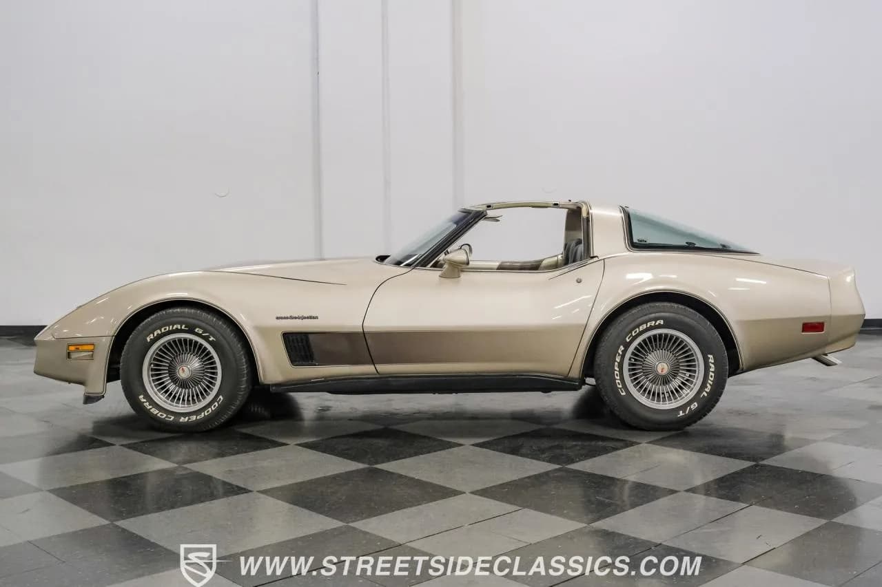 1982 Chevrolet Corvette Collectors Edition - Thumbnail 6