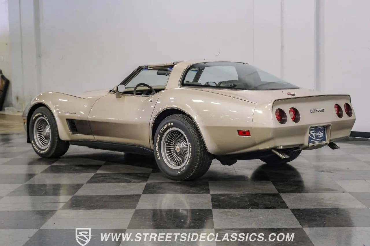 1982 Chevrolet Corvette Collectors Edition - Thumbnail 8