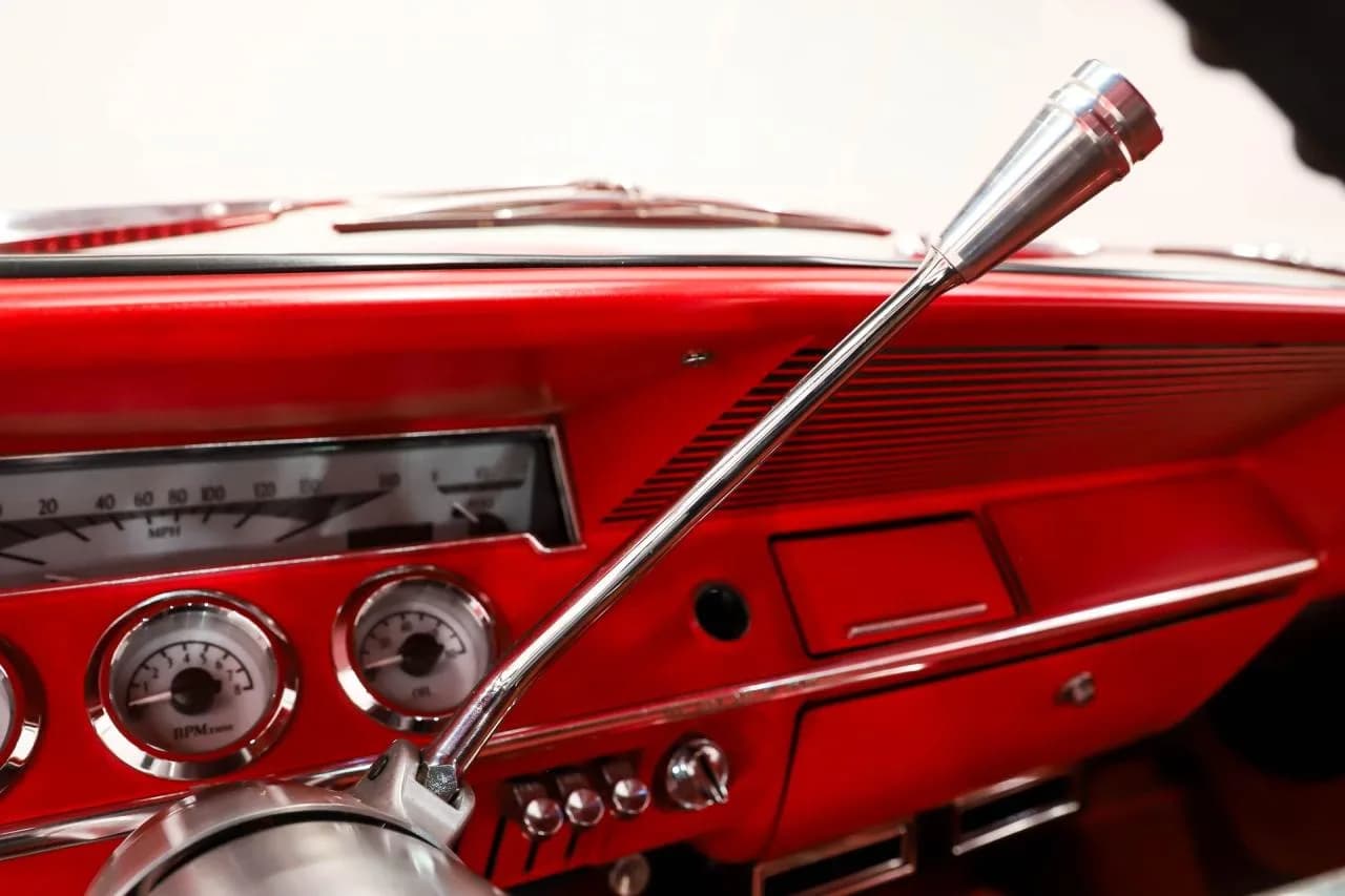 1961 Chevrolet Biscayne Restomod - Thumbnail 4