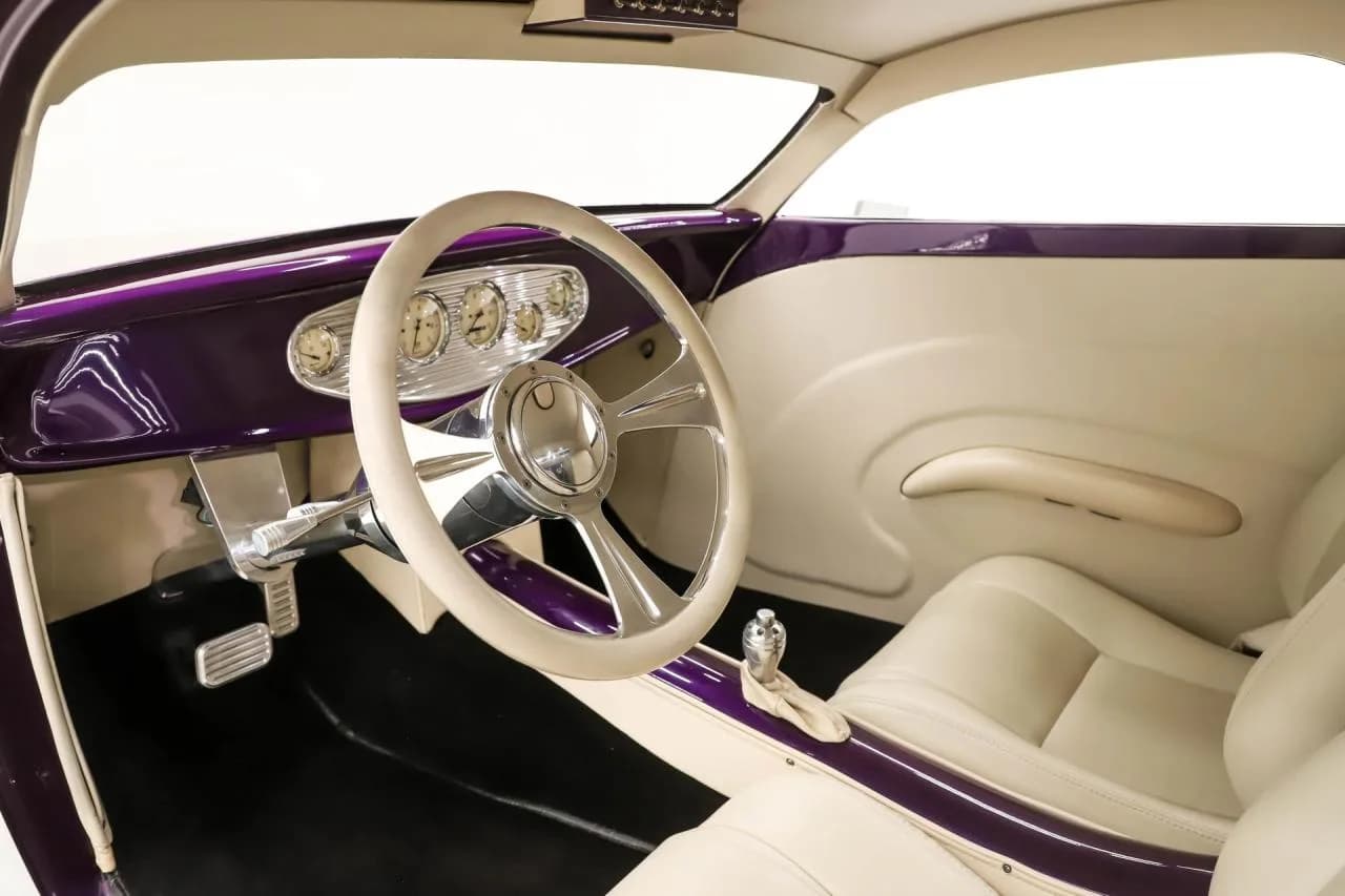 1933 Ford Speedster - Thumbnail 2