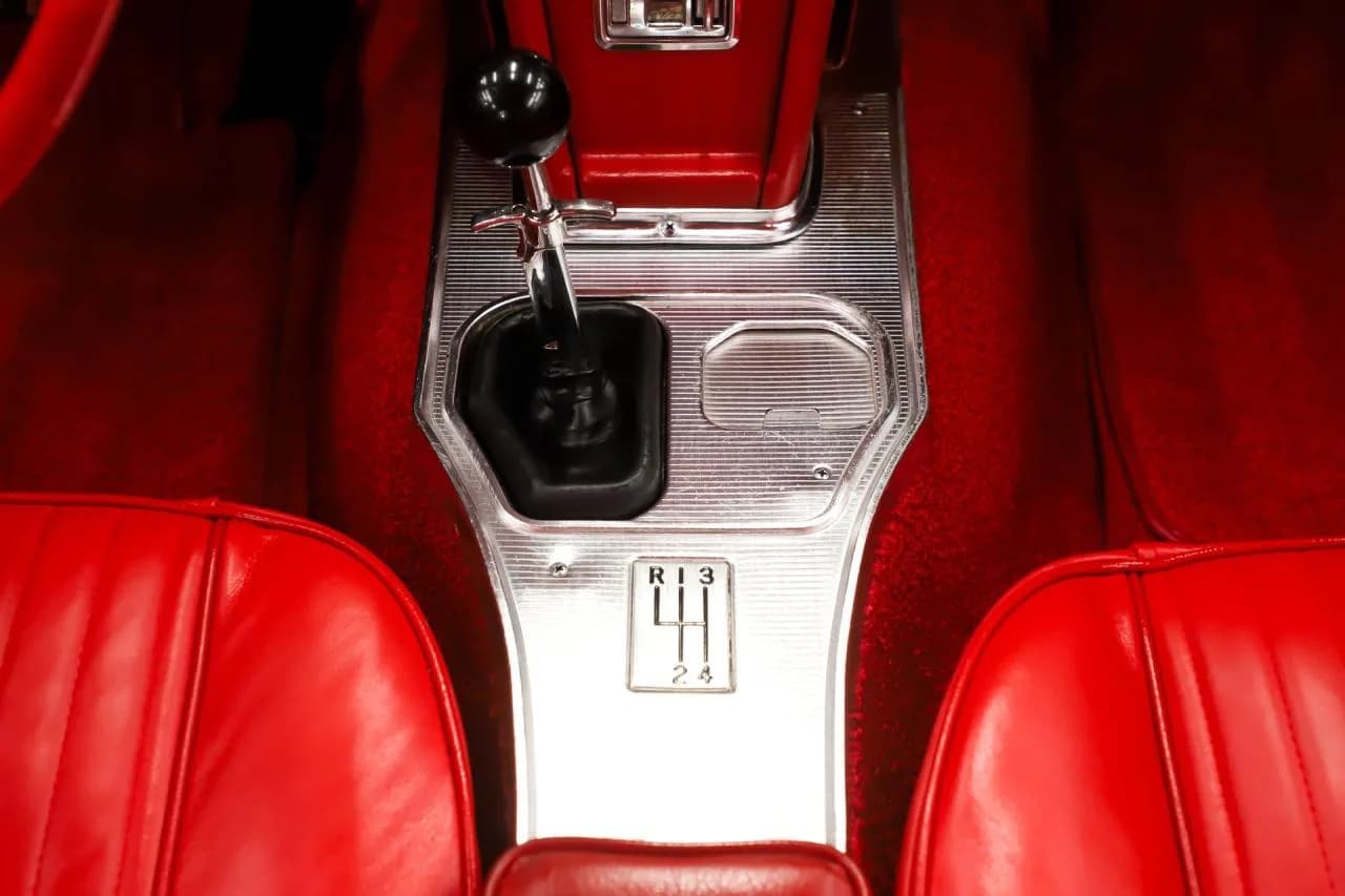 1963 Chevrolet Corvette - Thumbnail 4