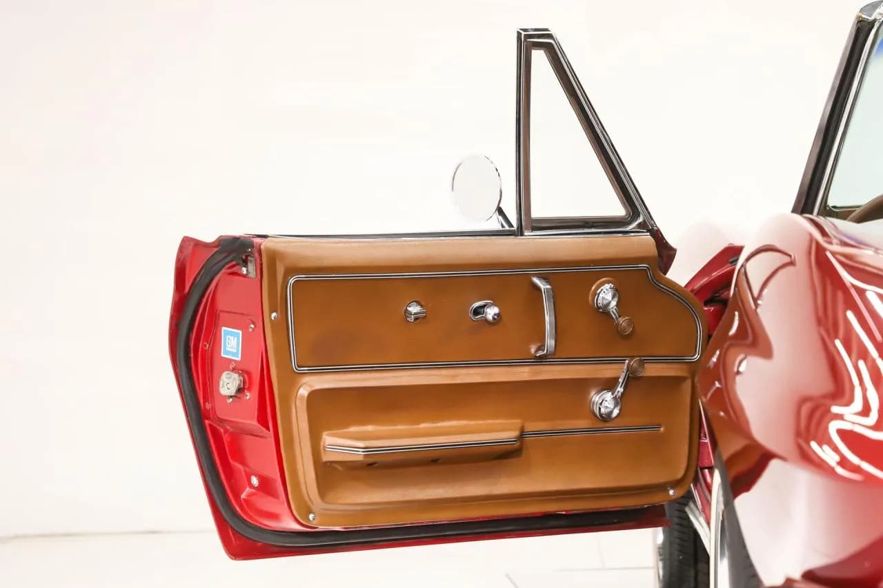 1967 Chevrolet Corvette - Thumbnail 7