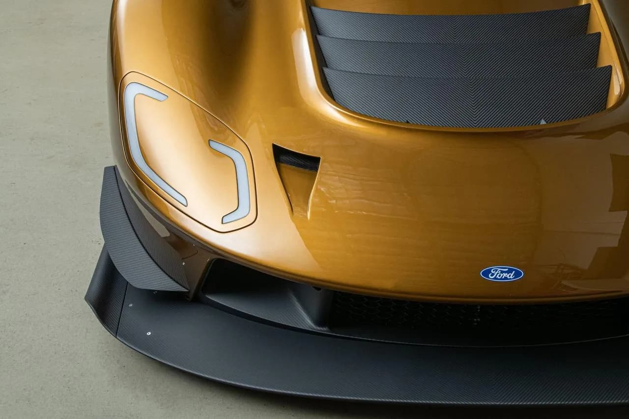 2025 Ford GT MKIV - Thumbnail 6