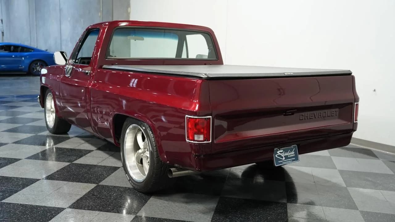 1981 Chevrolet C10 LS3 Restomod - Thumbnail 7