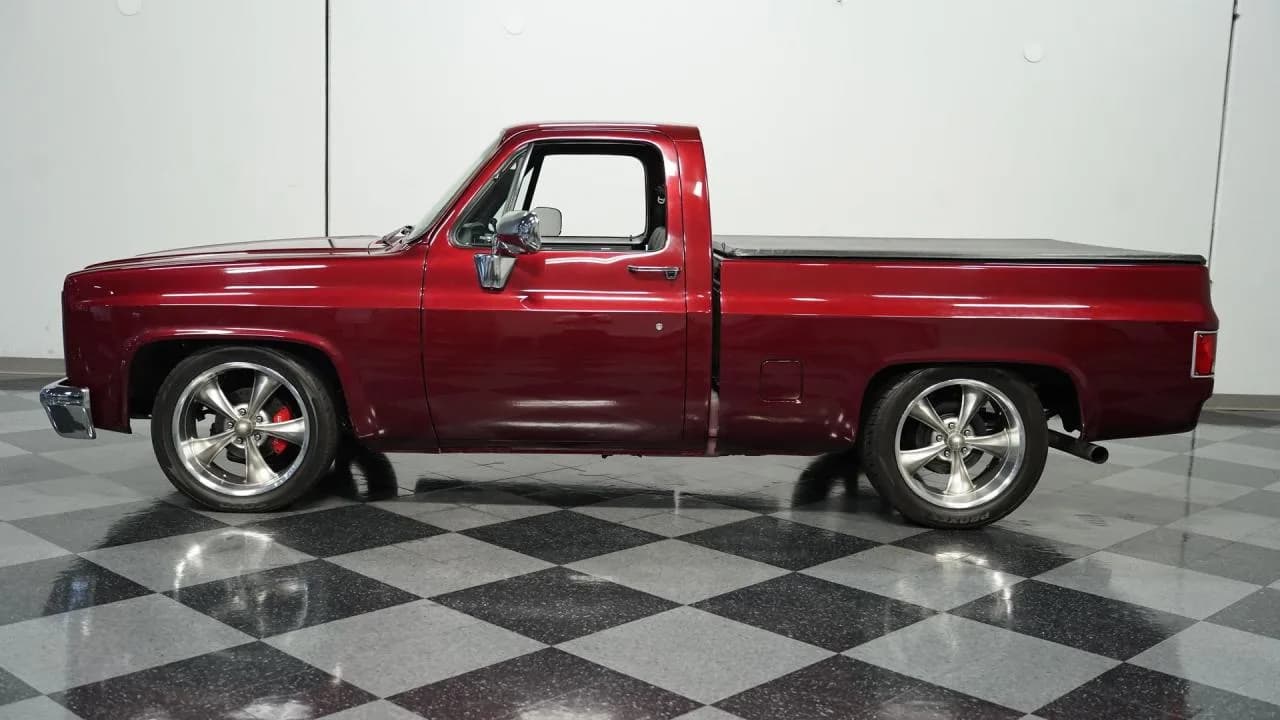 1981 Chevrolet C10 LS3 Restomod - Thumbnail 2