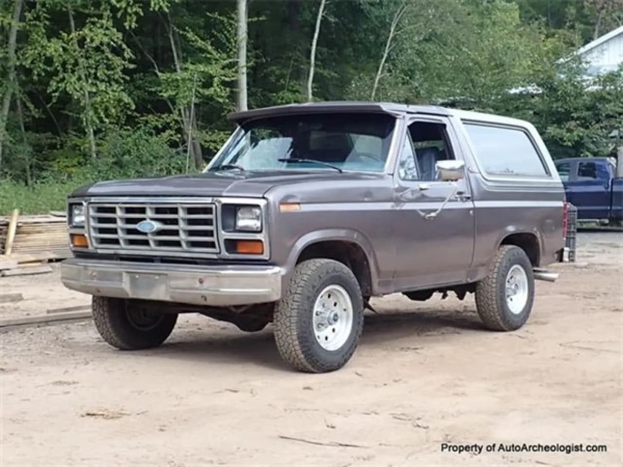 1985 Ford Bronco XLT - Thumbnail 3