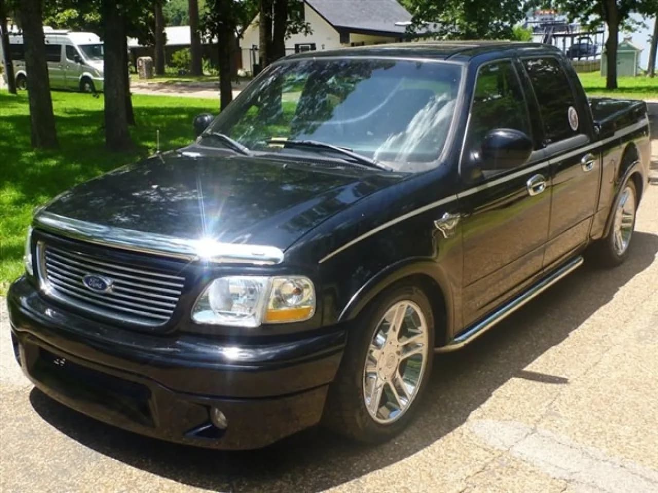 2003 Ford F-150 Harley Davidson - Thumbnail 2