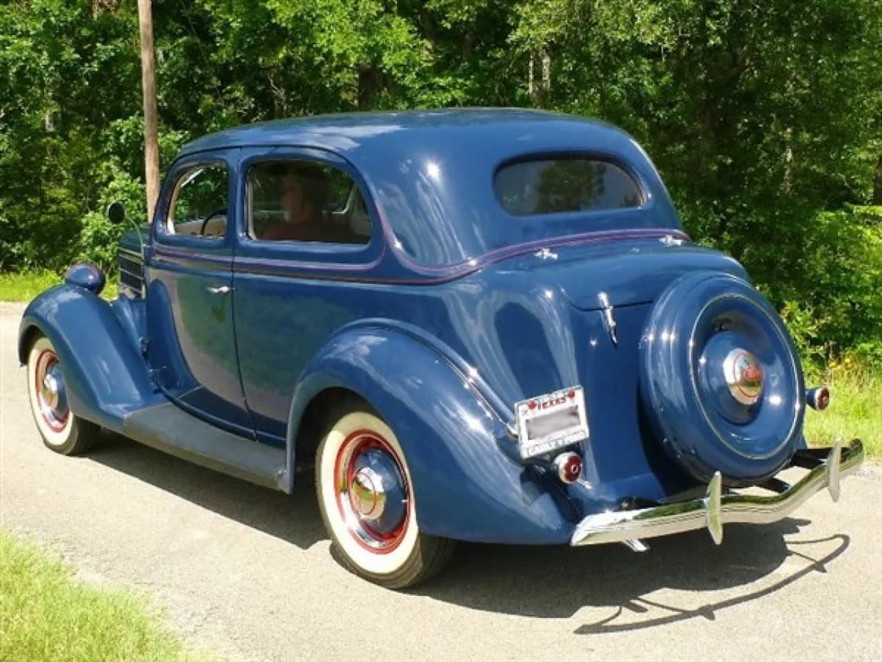 1936 Ford Humpback Sedan - Thumbnail 5