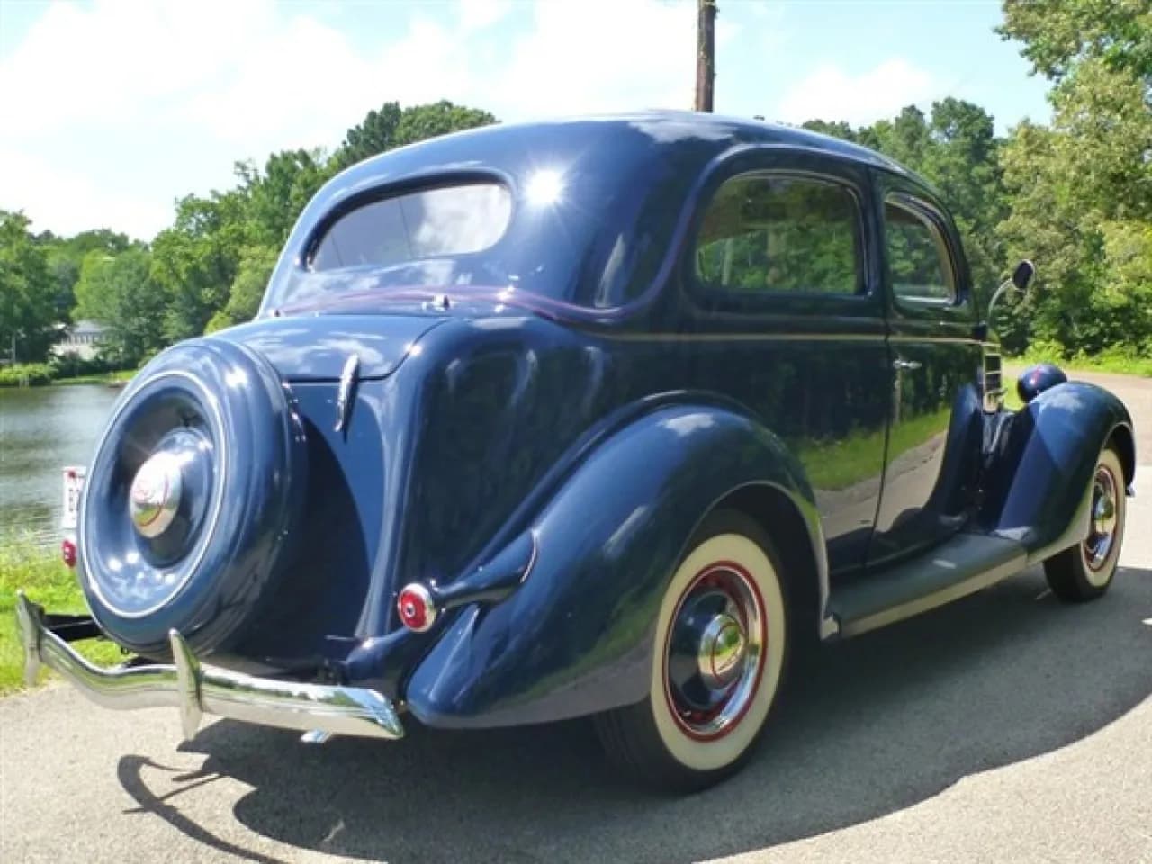 1936 Ford Humpback Sedan - Thumbnail 6