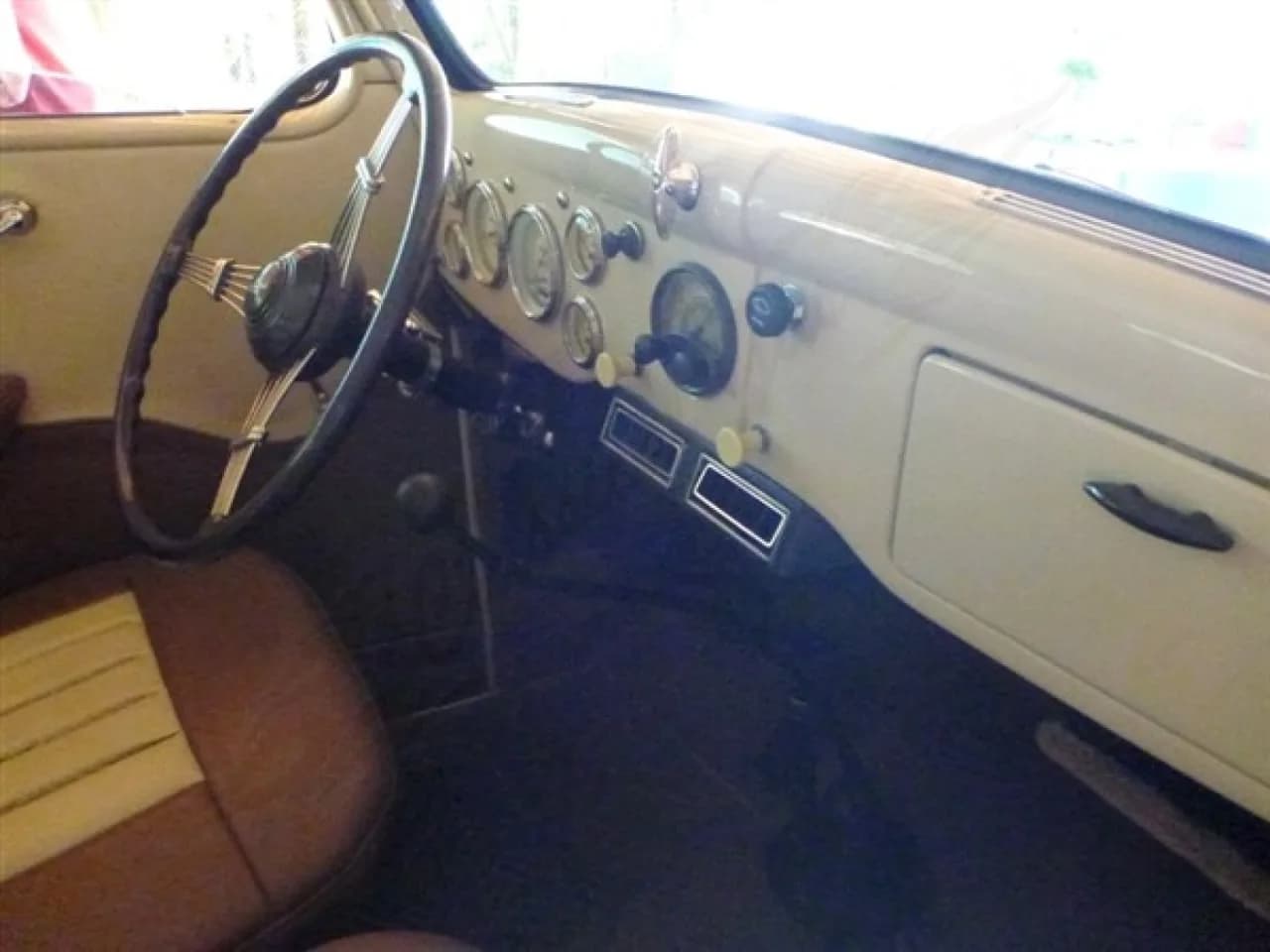 1936 Ford Humpback Sedan - Thumbnail 7