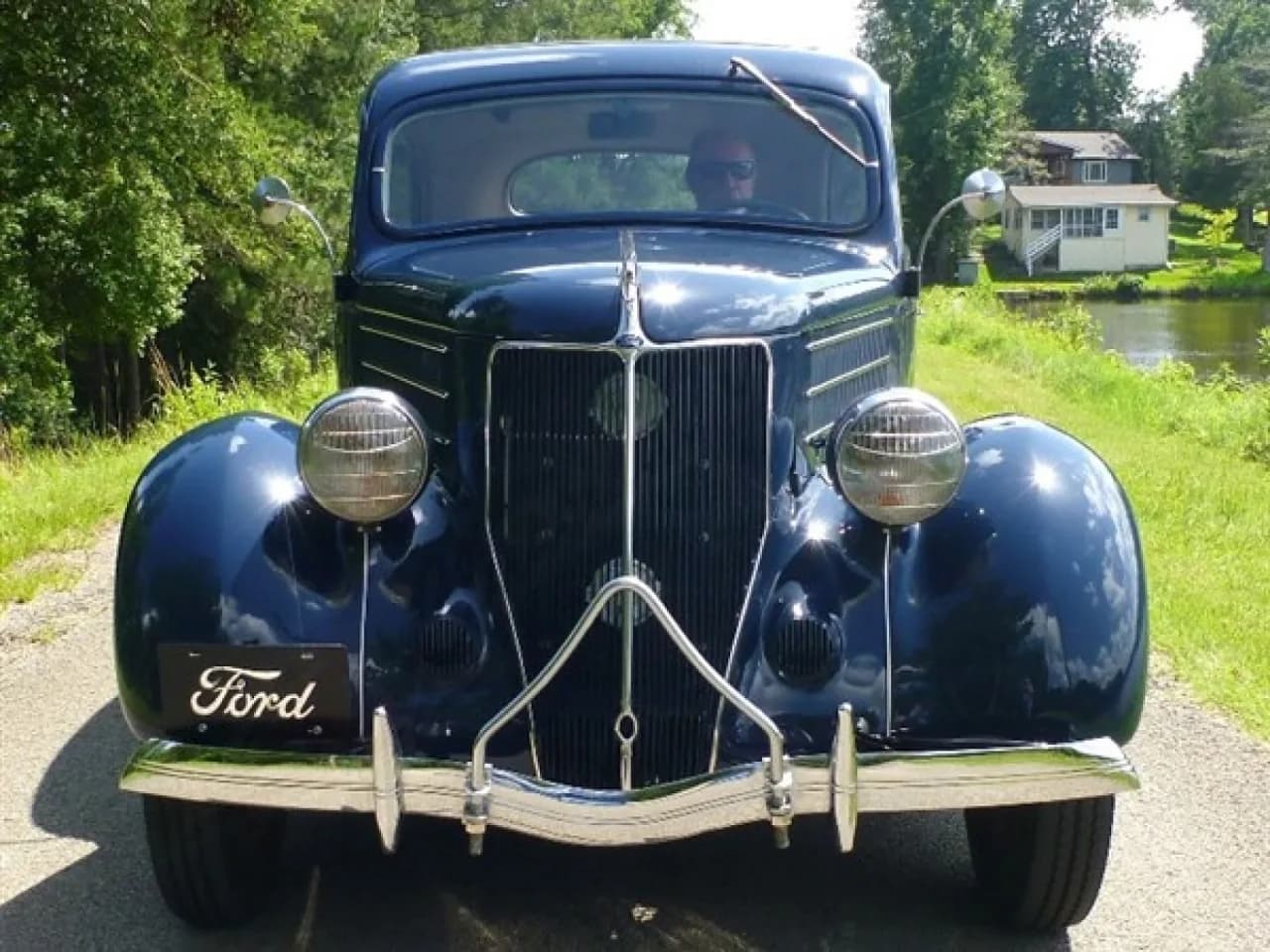 1936 Ford Humpback Sedan - Thumbnail 3