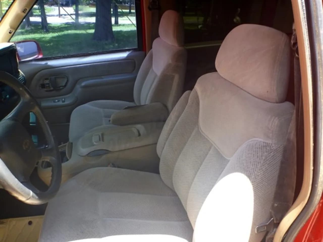 1999 Chevrolet Tahoe - Thumbnail 8