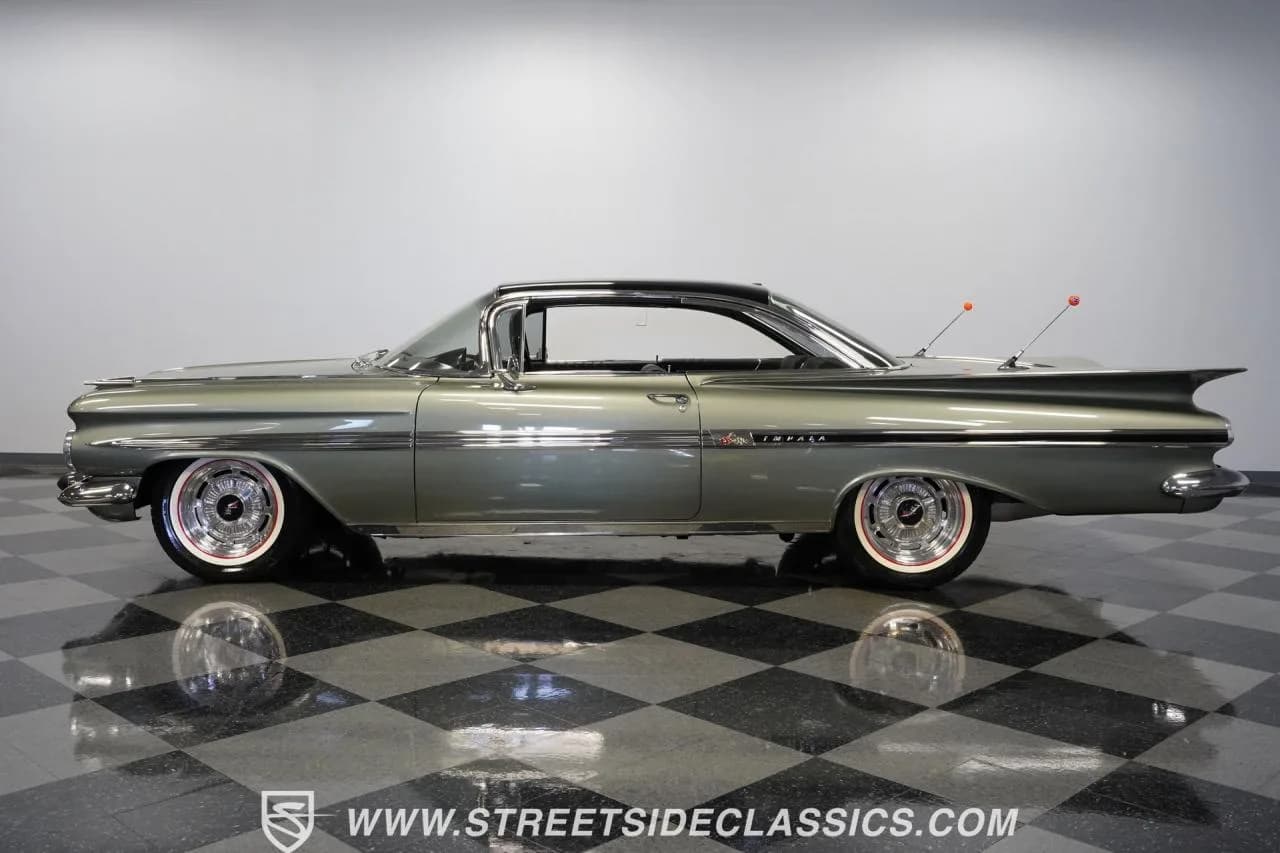 1959 Chevrolet Impala LS3 RESTOMOD - Thumbnail 7