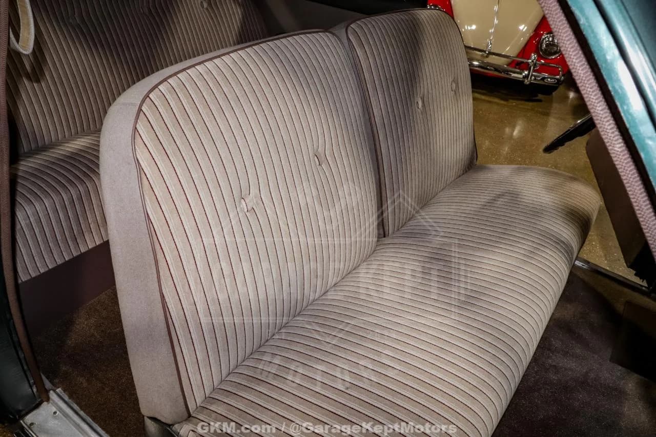 1951 Ford Custom Deluxe - Thumbnail 5