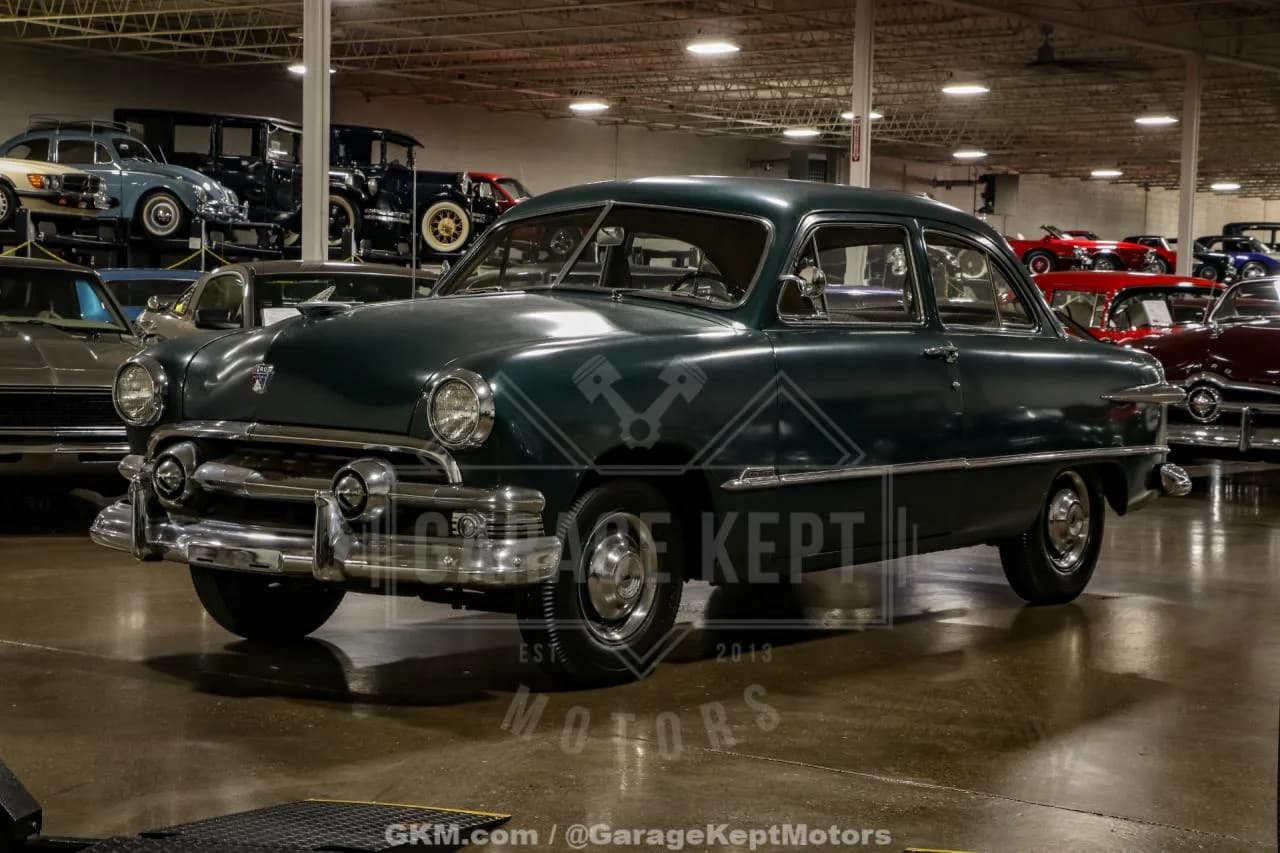 1951 Ford Custom Deluxe - Thumbnail 8