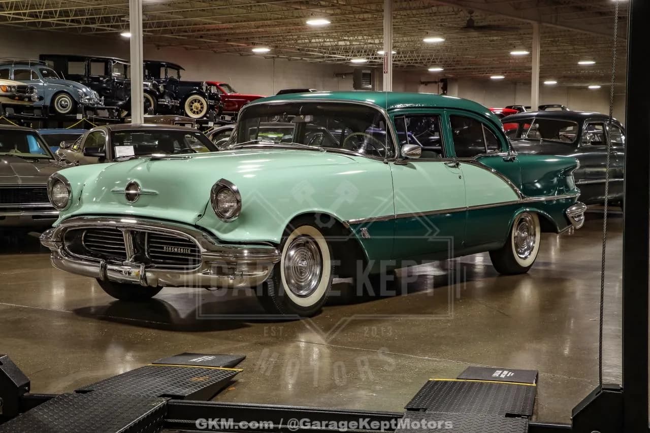 1956 Oldsmobile Super 88 Holiday Sedan - Thumbnail 8