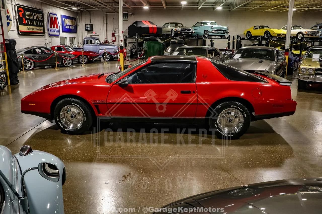 1982 Pontiac Firebird Trans Am - Thumbnail 5