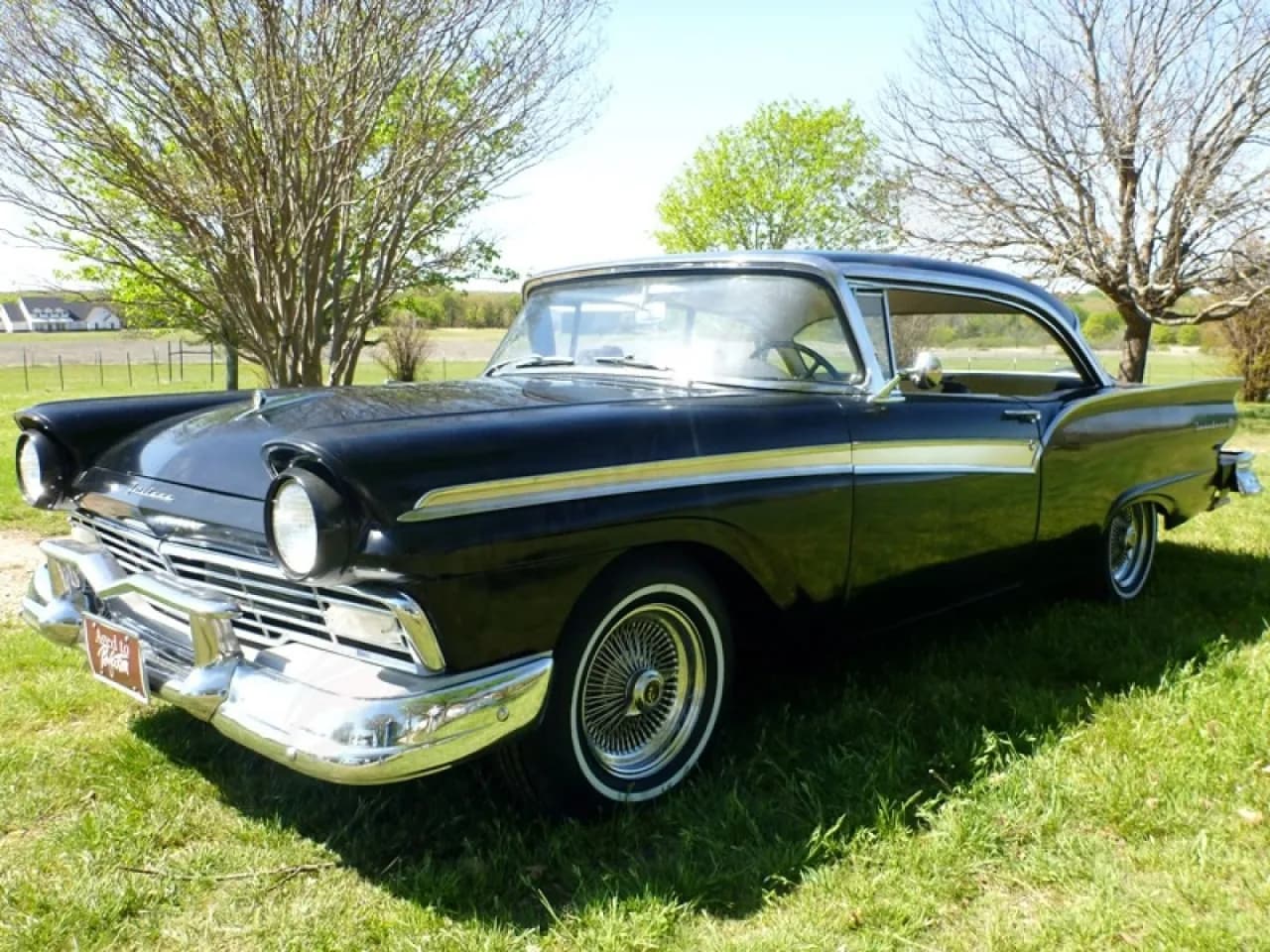 1957 Ford Fairlane - Thumbnail 2