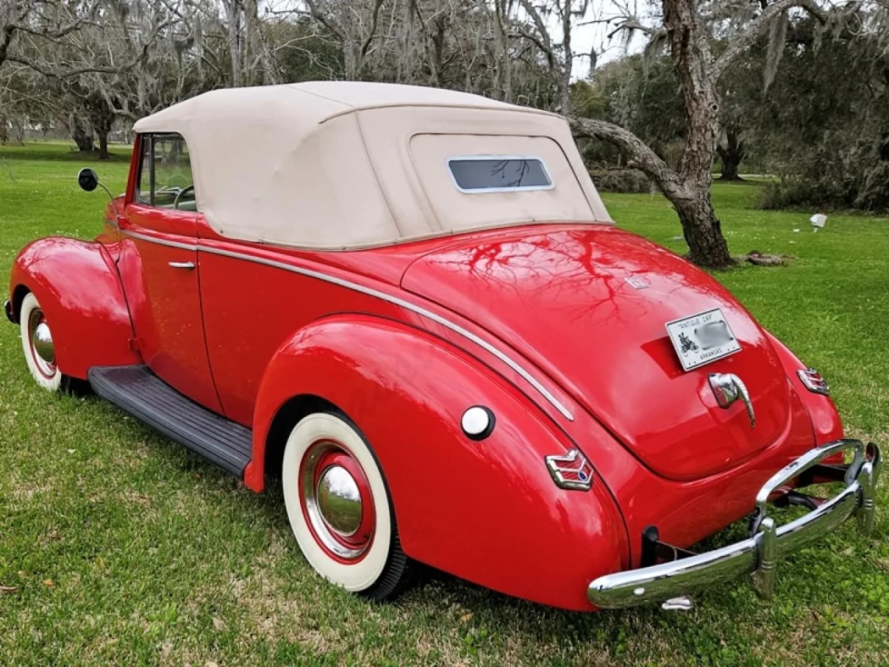 1940 Ford Deluxe Convertible - Thumbnail 5